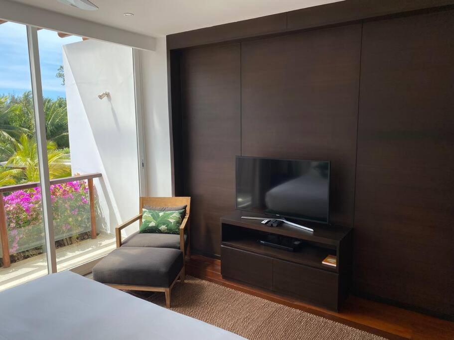 Beachfront 2 Bedroom Luxury Condo Chava Surin Екстериор снимка